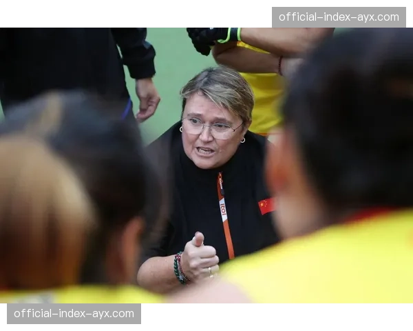 荷兰女曲展现世界第一统治力，攻防平衡堪称完美模板