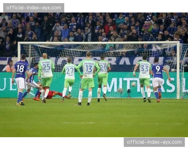 英超实时：布莱顿2-1领先曼联，三笘薰助攻双响